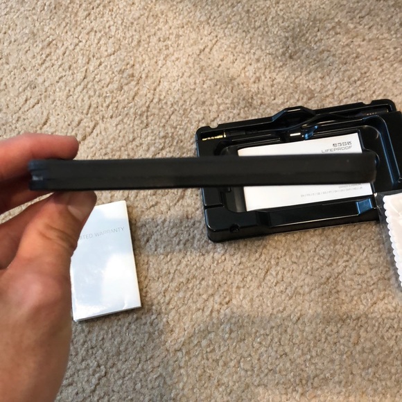 Lifeproof Case for iPhone 5 / 5s - Picture 3 of 5